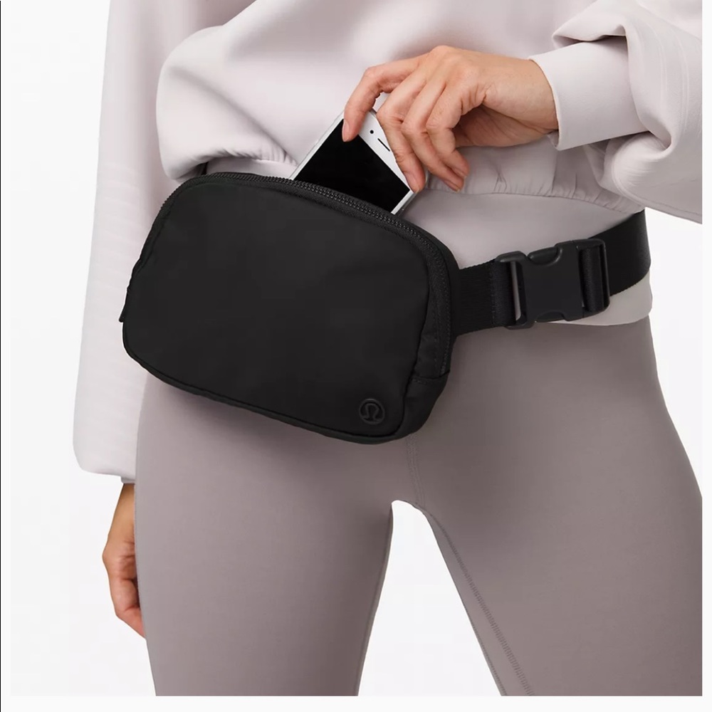 EUC Lululemon Everywhere Belt Bag